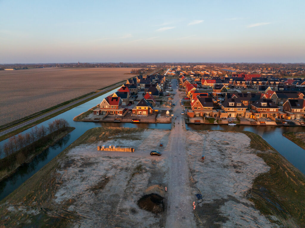 Breng jouw bouwprojecten tot leven met Drone Vizier. Professionele dronevideo’s en fotografie die vastgoed indrukwekkend in beeld brengen.